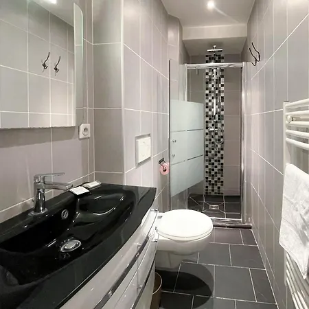 Cassini 2 Pers Hyper Center Wifi Nizza