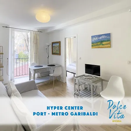 Cassini 2 Pers Hyper Center Wifi Apartmán *