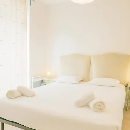 Cassini 2 Pers Hyper Center Wifi Nizza